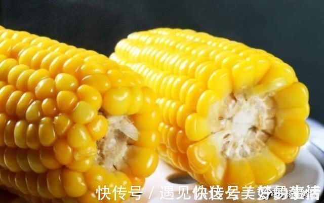 调料|煮玉米时，加这两种调料，玉米又香又甜，吃一次还想再吃