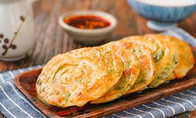 香掉牙的葱油饼教程来了,咬一口直掉渣,学会可以直接开店了,香!