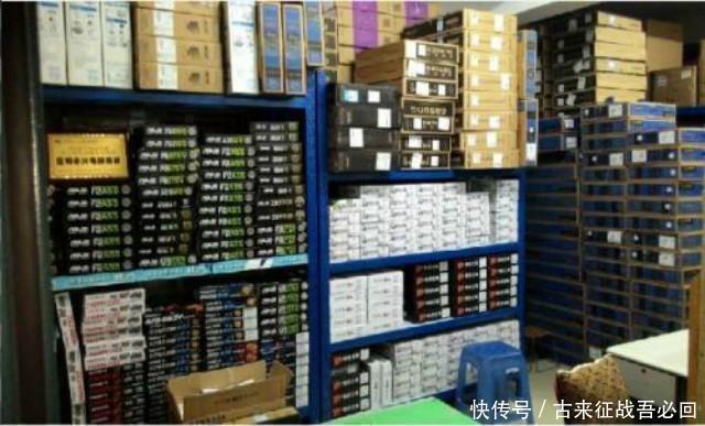 公务员|公务员辞职下海卖鸭，靠电脑配件年赚70亿，生活奢靡，酒只喝拉菲