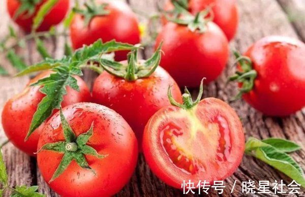 青色|西红柿的功效很多,却和2种食物“相克”,吃错了美食变“毒药”