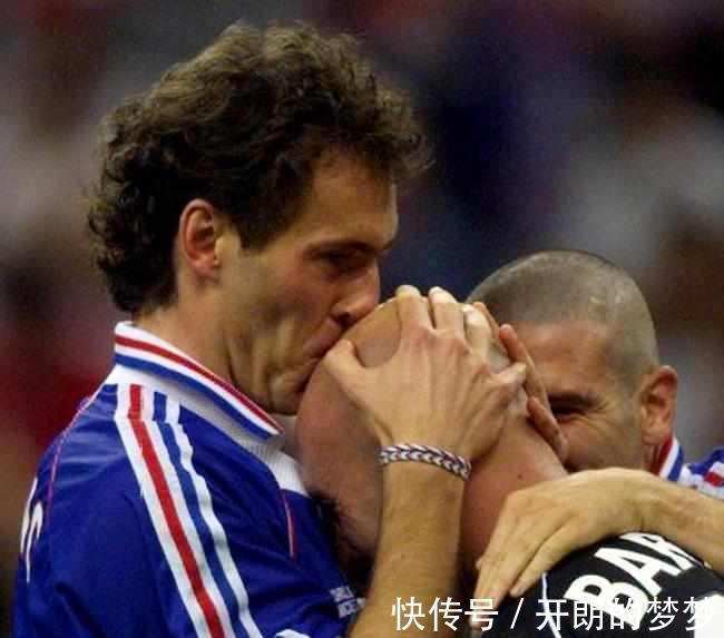 拉米|決戰(zhàn)夜前法國全隊(duì)必干件事 迷信 別說還真管用