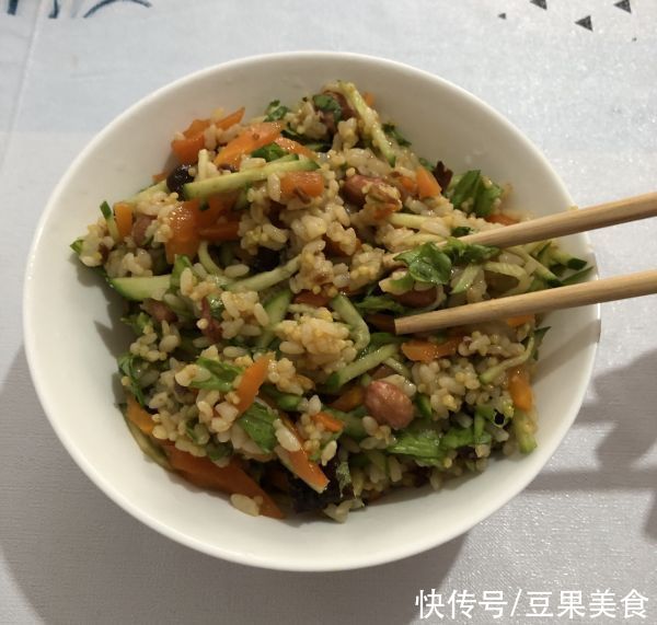 花生米|米饭只配一碗饭,我也会选夏日清爽拌饭