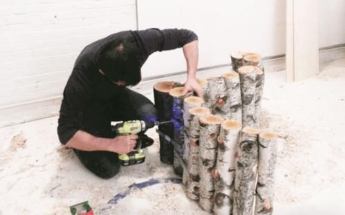 砍来一棵树锯成16根,拼成一张躺椅放在院子里,有人出500也不卖