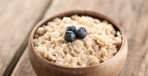 纤维素|女生起床后吃4种“食物”，清宿便抗衰老，小肚腩悄悄消失了