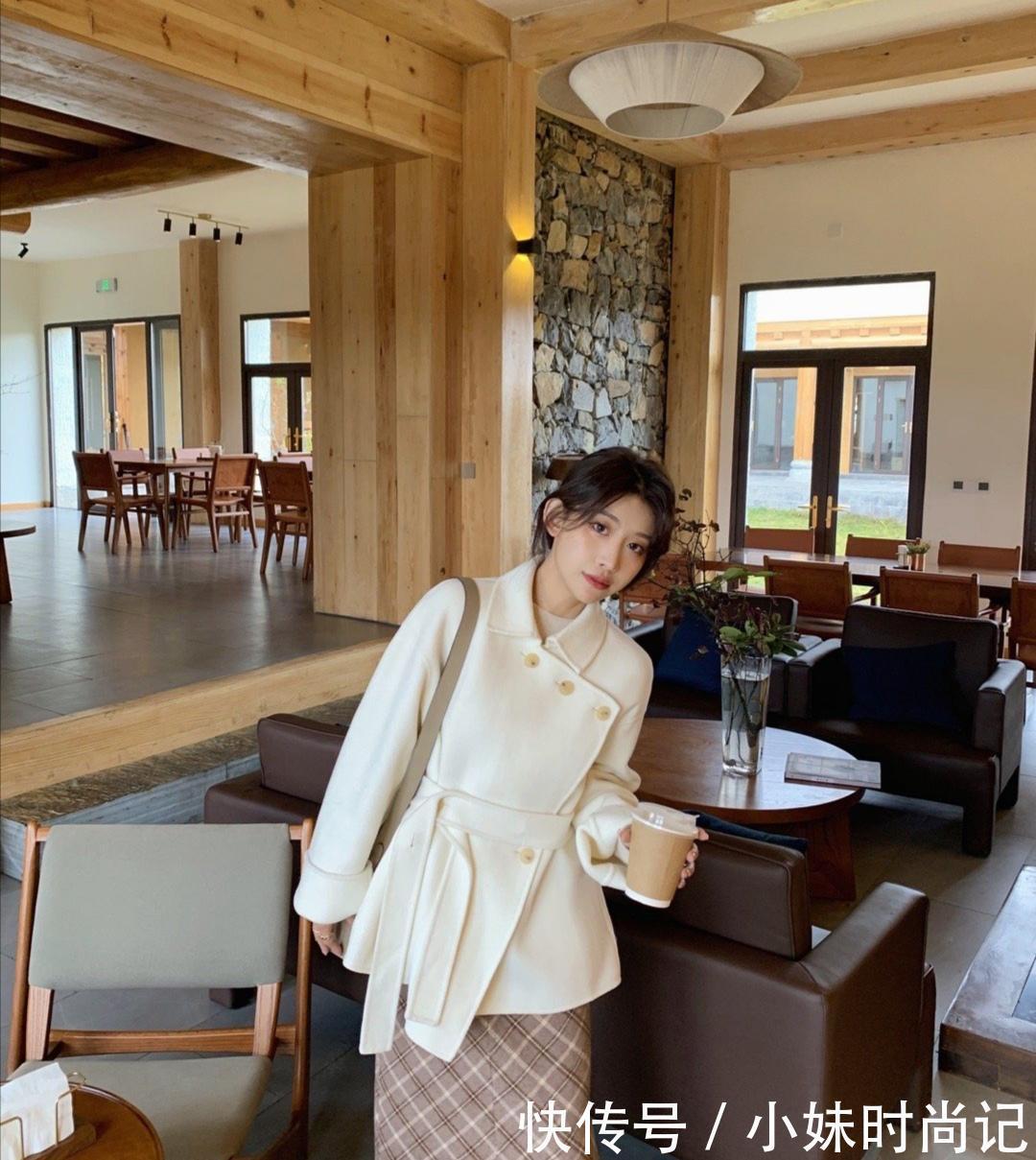 自然|人到中年拒绝大妈感,穿衣可以运用这三种技巧,美得自然又高级