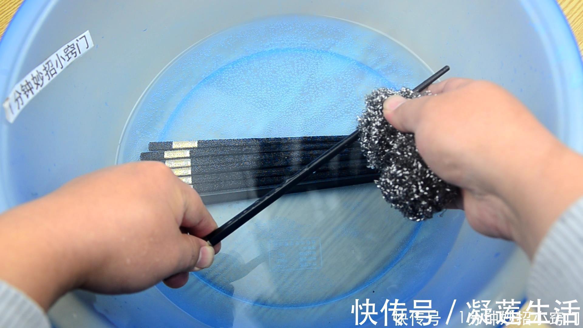 小苏打|旧筷子脏了不用开水煮，试试这个方法，清洗完焕然一新，学会真棒
