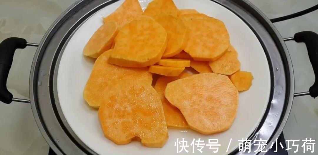 保鲜膜|1个红薯,3勺面粉,不用一滴水,做出创意小吃,保证孩子天天嚷着吃