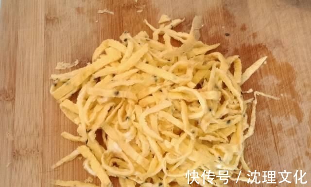 蛋皮丝|别再喝骨头汤了,它才是“补钙之王”,促进骨骼发育,孩子要多吃