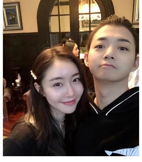 走到尽头|未受分手风波影响?霍尊新综艺顺利官宣,留言区沦陷:请他退赛!