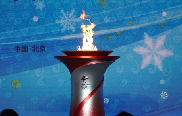 机器人|竟然不灭!冬奥会火炬水下传递,机器人咋做的,用了什么黑科技?