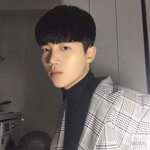 男生|男生“不烫不染”的发型,2021年头发这样剪肯定帅!