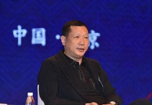 中国第一男装品牌撑不住了负债百亿,衣服堆积仓库卖不出去