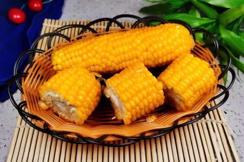 调料|煮玉米只加清水是不行的，有了这两味调料，玉米软糯香甜，更入味