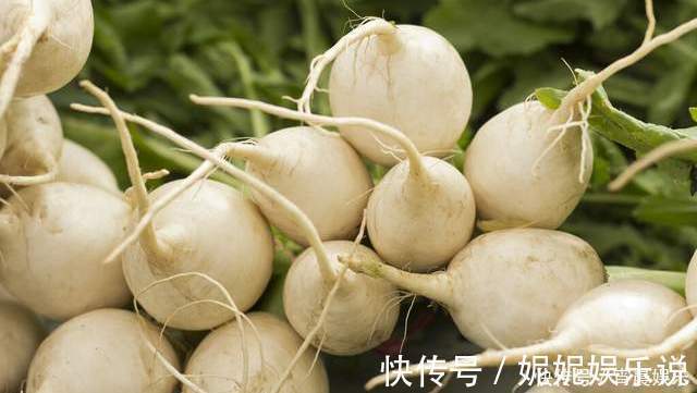 纸箱|保存萝卜别放冰箱别埋土里，学会这一招，不烂不糠心，半年也不坏