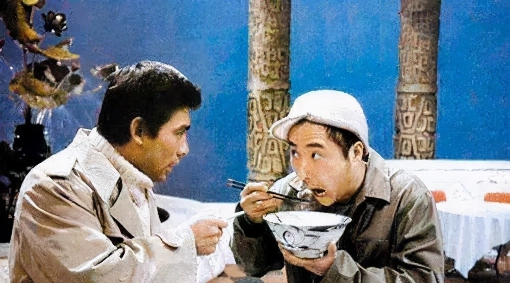 内奸|他成也春晚,败也春晚,破产后交不起女儿学费,如今成话剧大咖!