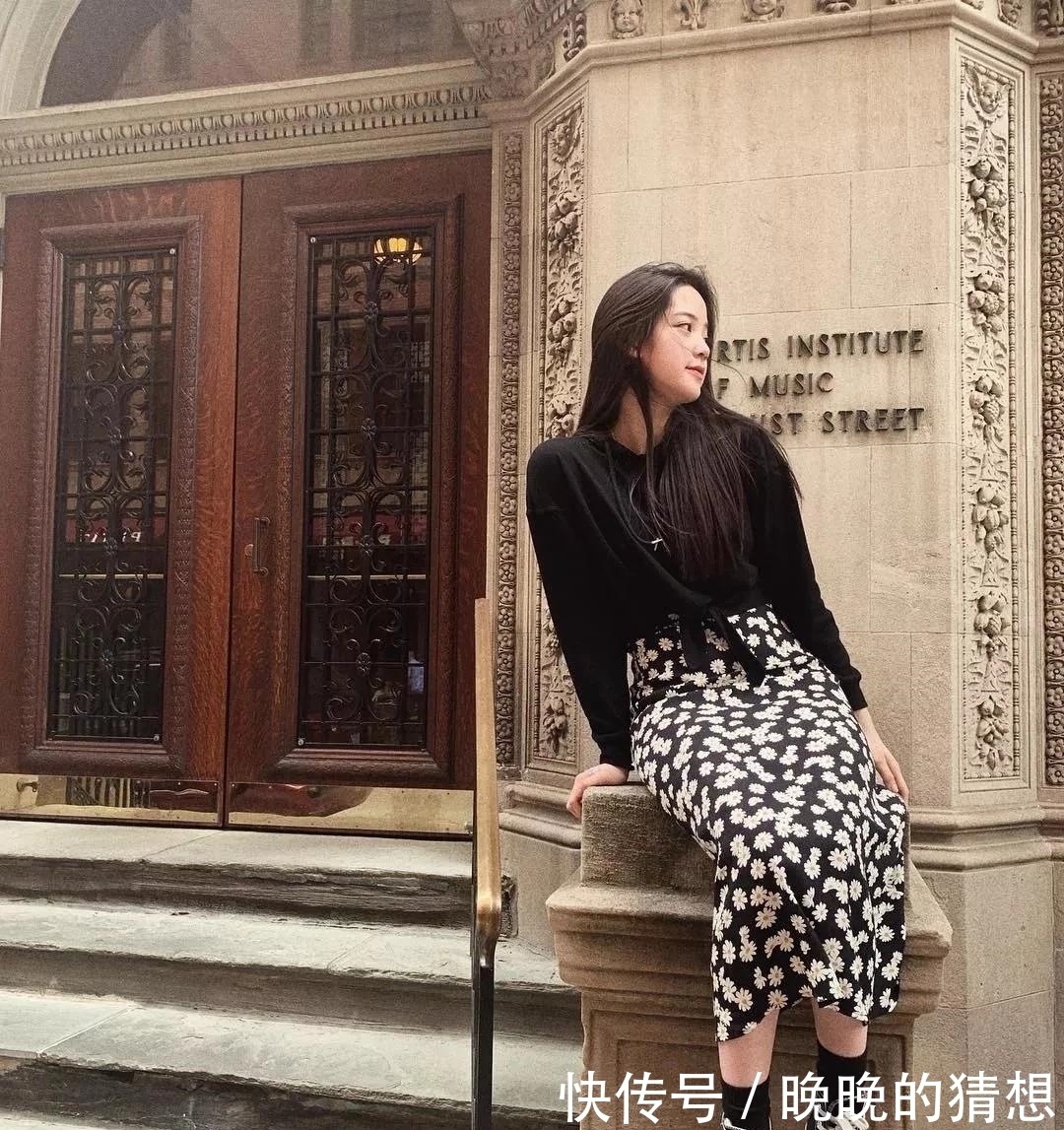 卫衣配小脚裤!瞧瞧这种穿法,时髦又减龄也很美