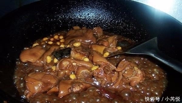  猪蹄老是炖不烂都是“焯水”惹的祸,教你一招,保证入口即化