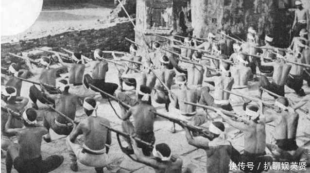 二战时期|二战时期,为何有许多日本官兵都是戴眼镜上战场的,不影响作战吗