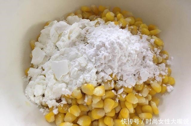 玉米烙的家常做法,金黄酥脆,入口香甜,一上桌就被抢光光