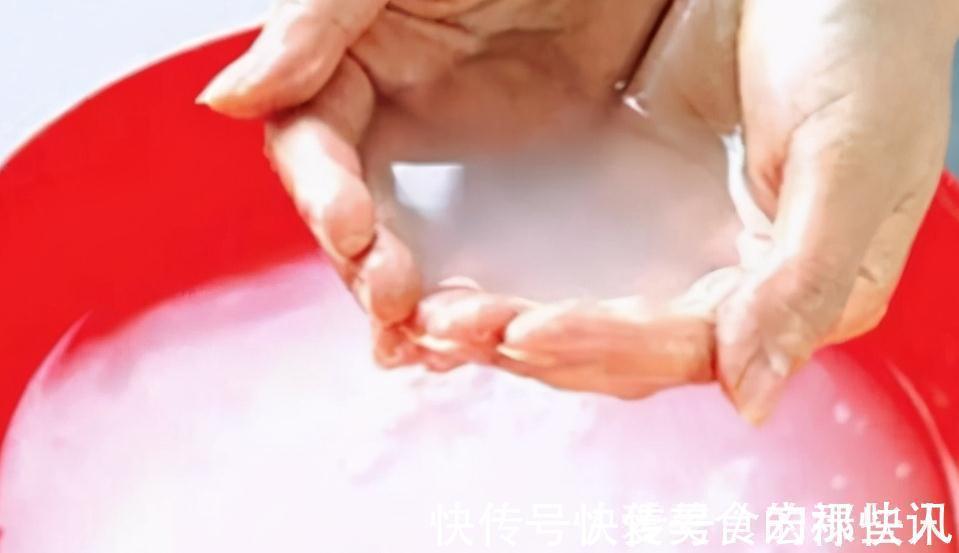 腐熟|君子兰容易饿,盆里用3种肥,根系壮,片油绿,开花旺