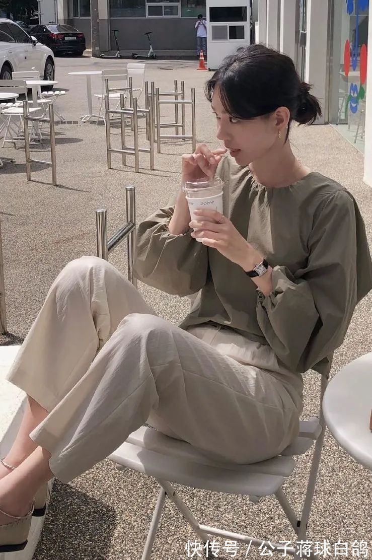 气质|今秋极简高级穿搭,好看气质爆了!