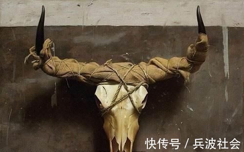 麻布$冷军画了一个面具,卖了300万,看到墙上的符号,网友:有点吓人