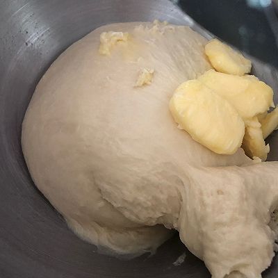 葡萄干椰蓉小面包