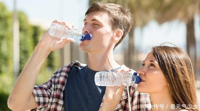 也有很多|白開水是免費“長壽藥”但2“時間”盡量別喝,現(xiàn)在知道還不晚