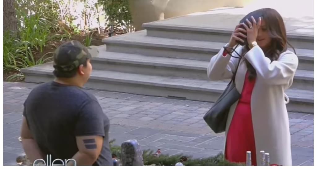 凯特亮相皇家综艺表演惊艳全场，梅根在街头学猫叫用奶瓶喝牛奶