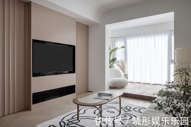 拆除|客厅把阳台打通,真明智!抬高10公分做地台,实用极了