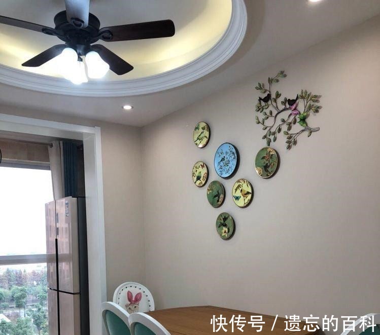 装修|老公坚持砸掉卧室飘窗，又让木工打了个新的，硬生生多出个榻榻米！