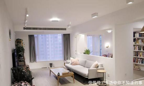 沙发|老公硬在沙发墙上凿个“窗户”马桶上方打柜子,完工后我懵了