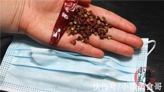 今天才知道,往大米里放6颗大蒜,作用这么厉害,一年省下好多钱