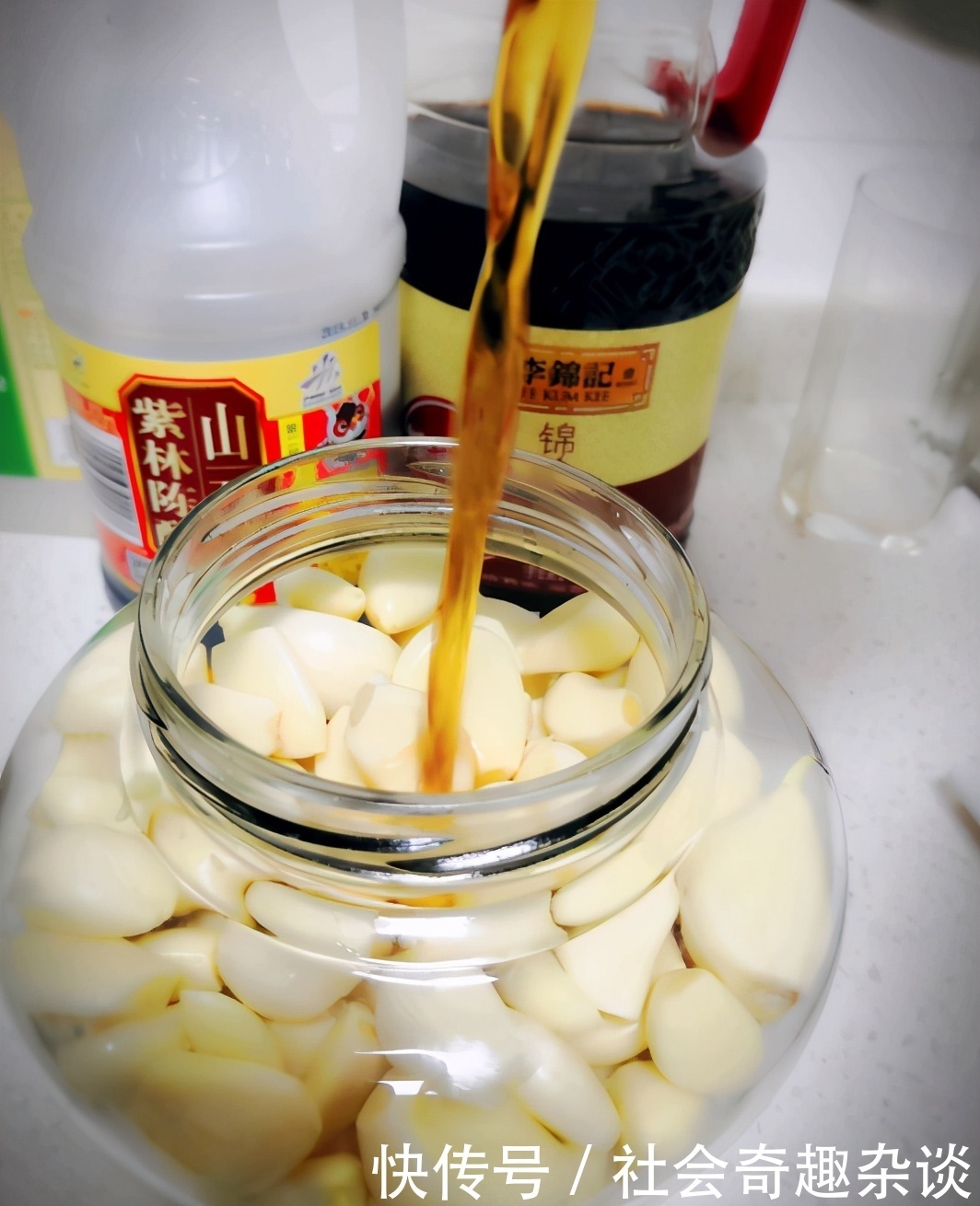 紫皮蒜|腌腊八蒜,别直接加醋泡!牢记4点,1天变绿,酸香脆爽,超简单