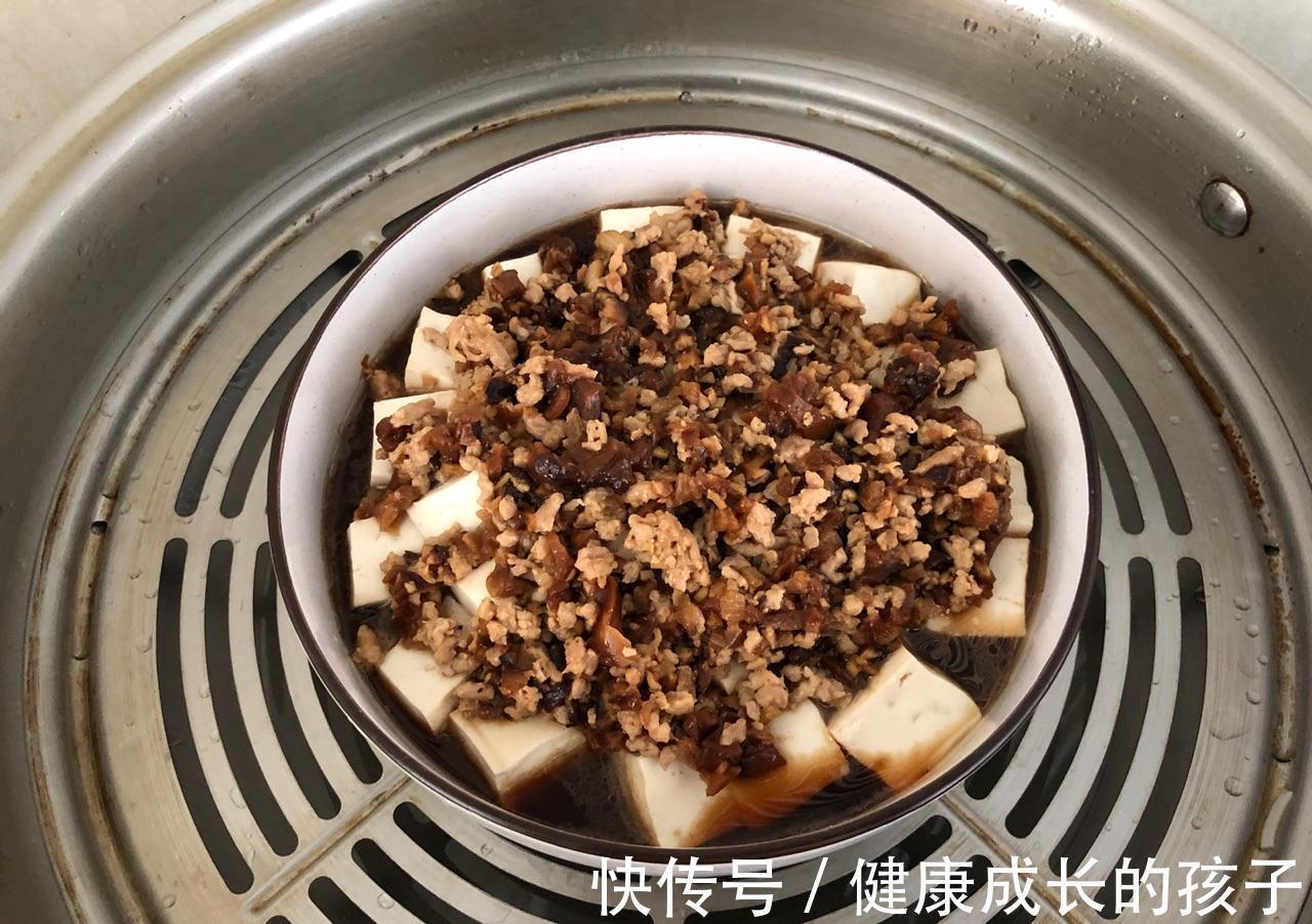 香菇|秋天进补，鸡肉鸭肉都不如吃它，蒸一蒸就出锅，鲜美又下饭
