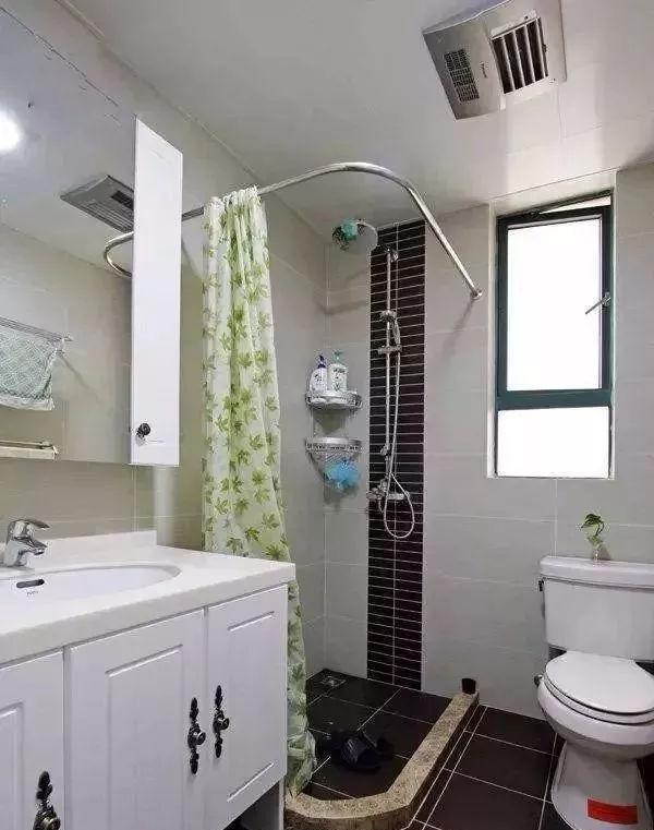 卫生间隔|卫生间就这样装非常漂亮,洗澡也方便,一天连洗三次都不过瘾