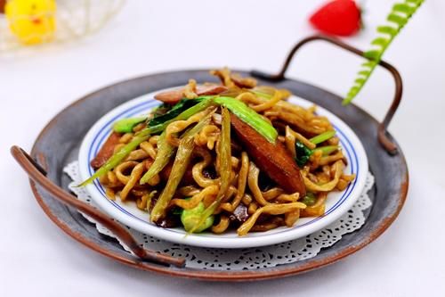 炒面用干面还是湿面，用对之后既不粘锅，也不黏稠，爽滑味道好