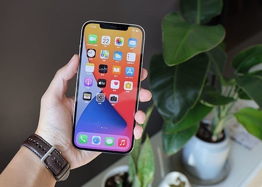 智能手机|超视网膜XDR显示屏,是iPhone12ProMax的一大卖点