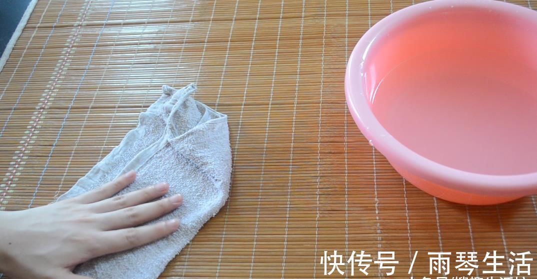 妙招|凉席脏了别再用水冲洗了, 教你5分钟清洗凉席, 洗的干净还能除螨