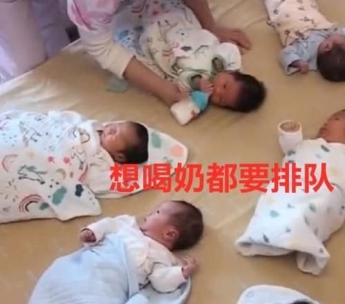 最累姥姥出现了,三个女儿各个三胞胎,家里比幼儿园还热闹