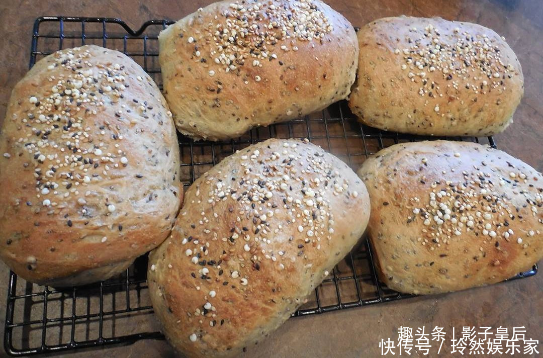 比馒头简单，比包子好吃，我家隔三差五做一次，一出锅就抢光！