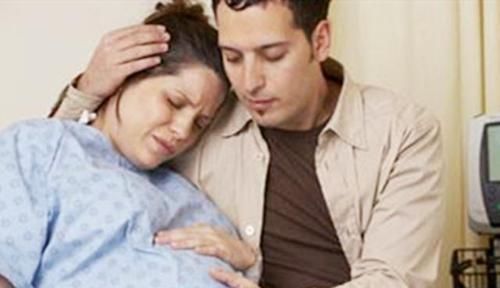 孕晚期出现六症状,暗示可能提前“卸货”,提早做好准备不慌乱