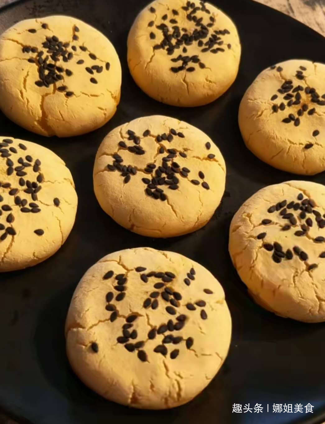 红薯用此做法，喷香绵软，5块钱做一大盘，孩子最爱吃