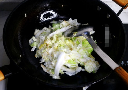 从小到大|天越冷,越喜欢煮这碗面,简单鲜美,从小到大30多年没吃够