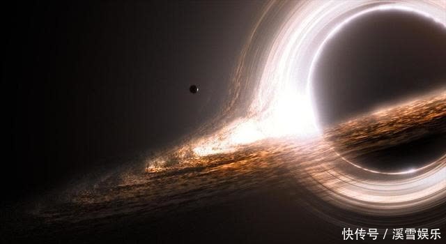 黑洞 研究表明,黑洞在吞噬物质时的演化方式与大小无关