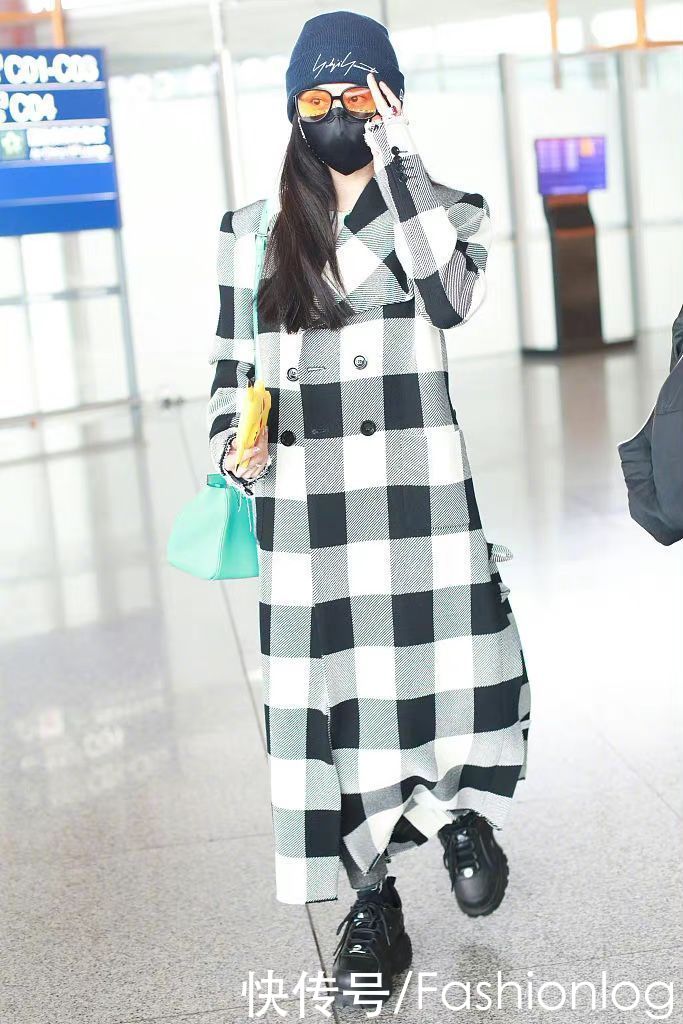 降温突袭，寒风中瑟瑟发抖？毛呢大衣穿起来，时尚又保暖