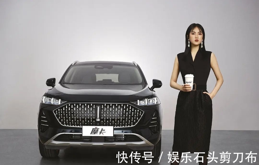 富美|姐姐戴鐐銬她卻要出道，姚安娜闖圈小半年，終于找對路子了