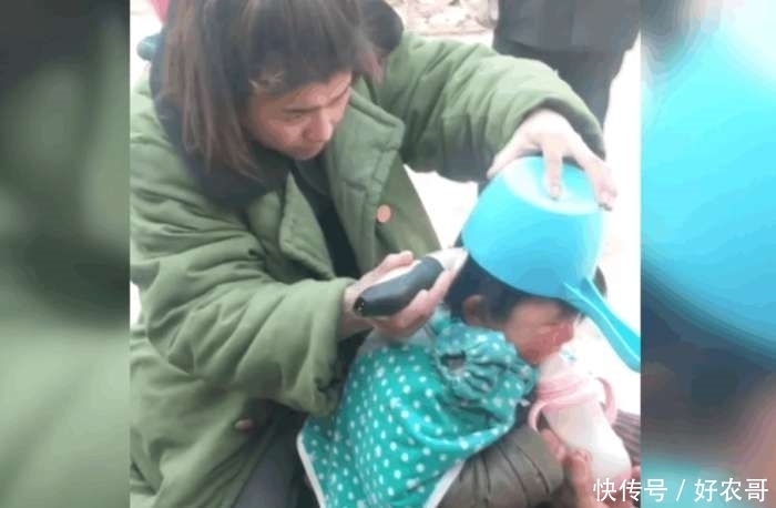 理发店|女子给自己小孩理发,一个勺子一个发型,锅盖头原来是这么来的!