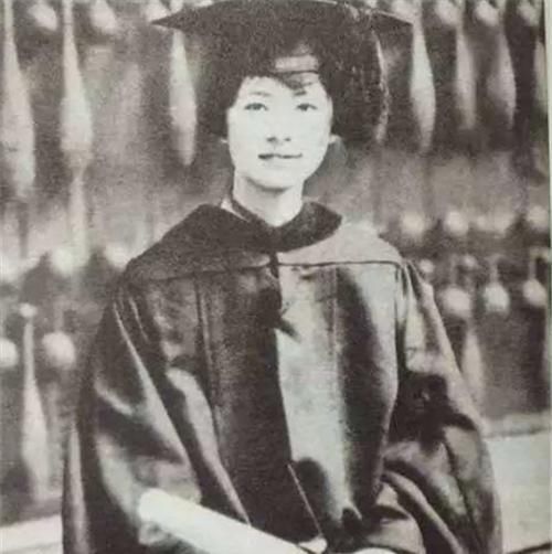  张爱玲不待见她，林徽因也讨厌她，而她却活成了童话中的模样