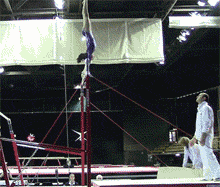 |搞笑GIF: 恐怕你要换一条裤子了 姑娘想都没想直接就坐了上去